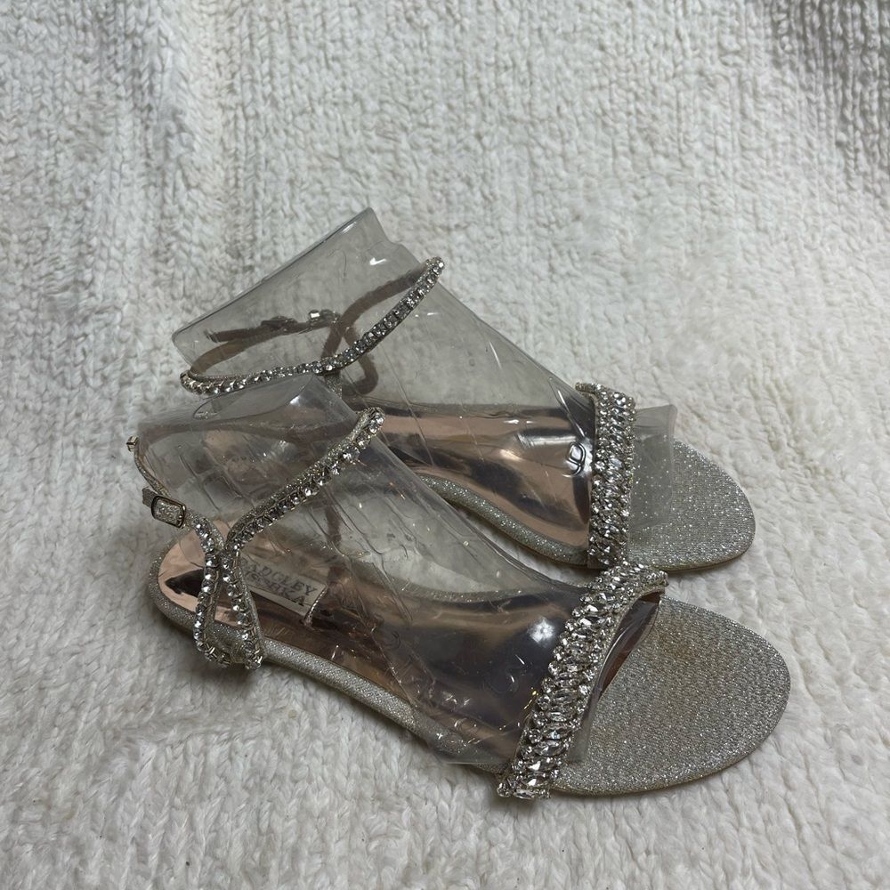 Badgley Mischka crystals straps flat Sandals silver glitter trim SZ8.5